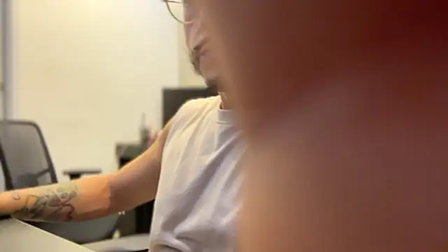 andrewlopezz stripchat live cam model