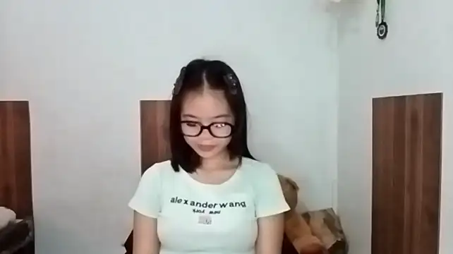 YunaSato stripchat live cam model