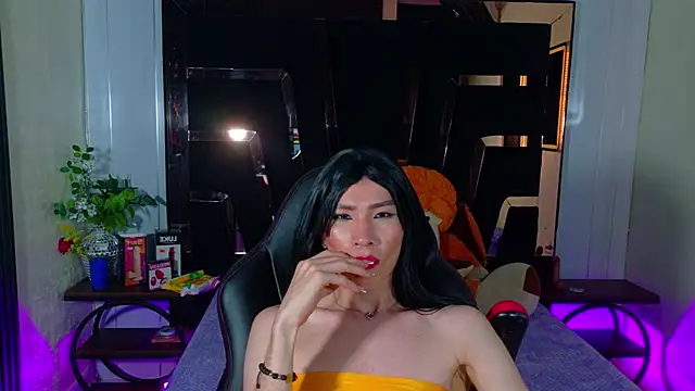 Thamara_Robertss stripchat live cam model