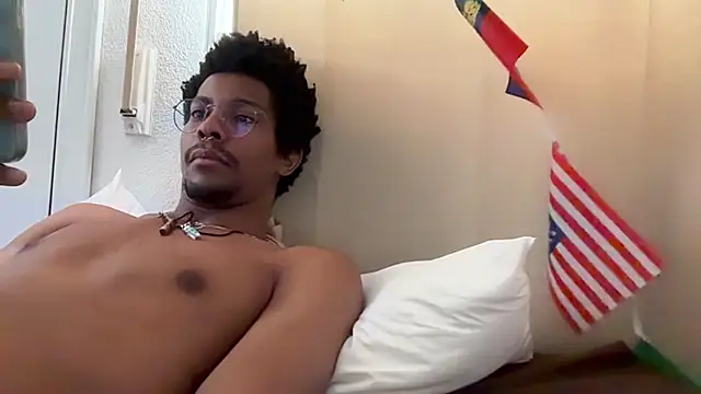 HoleBreeder stripchat live cam model