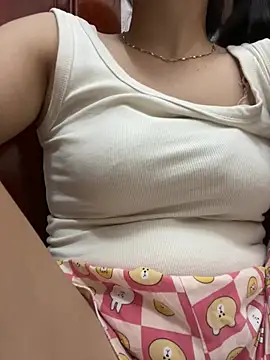 Milk_Mom99 stripchat live cam model