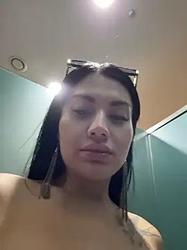 Wet__Bunny stripchat live cam model