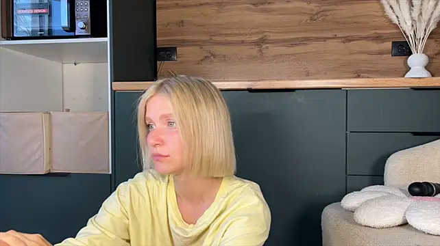 Adelovenick stripchat live cam model