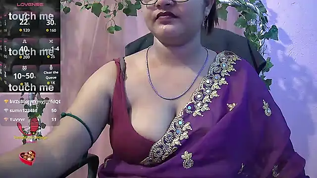 Pari-new stripchat live cam model