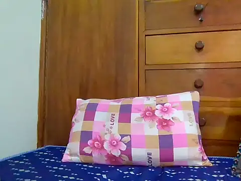 smallgirl2544 stripchat live cam model