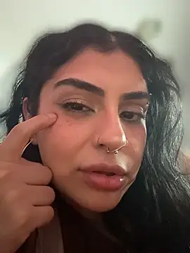 ThickerThanYoBitch stripchat live cam model