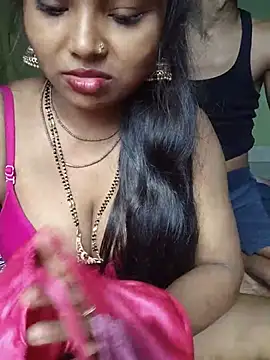 Yourmanu stripchat live cam model