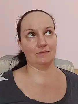 BustyLadyAlma stripchat live cam model