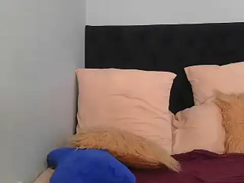 julianaa19 stripchat live cam model