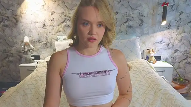 Aurora_Golden1 stripchat live cam model