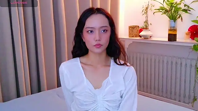 yufenna stripchat live cam model