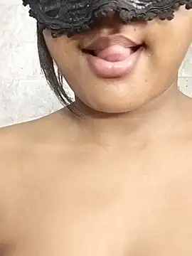 Laxmi_89 stripchat live cam model