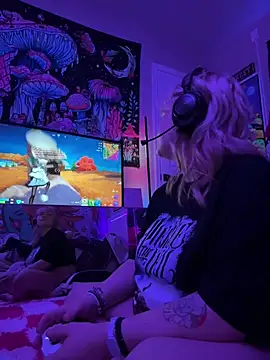 Cutiepiespanks stripchat live cam model