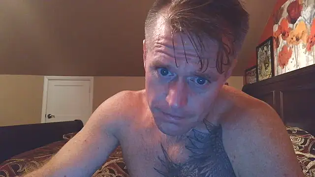 DILFiGuess1 stripchat live cam model