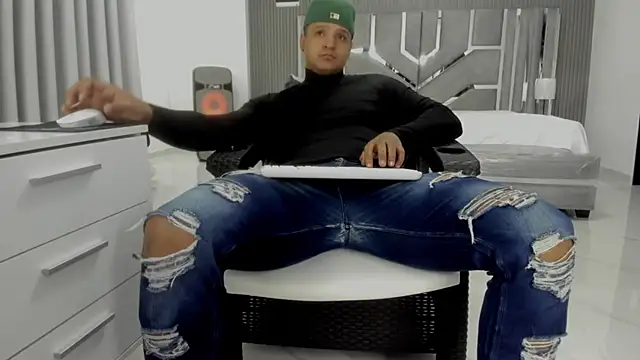 master_leather stripchat live cam model