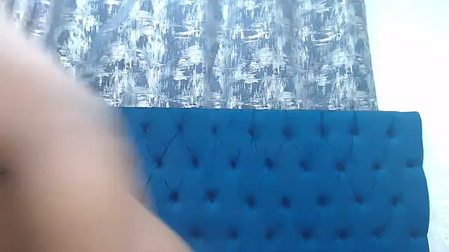 AmberDiamondMMXXX stripchat live cam model