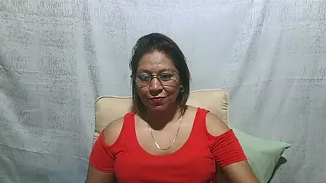 IndianSexyMilf69 stripchat live cam model