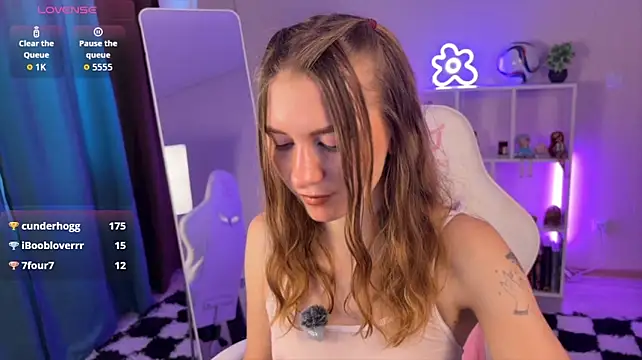 KellySunn stripchat live cam model