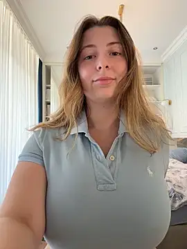curvyflawless stripchat live cam model