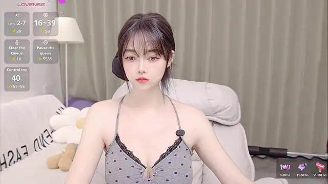 uikyy1 stripchat live cam model