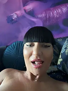 MysticCleo stripchat live cam model