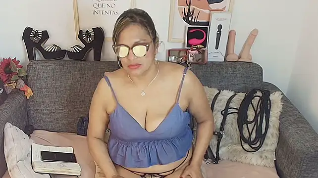 Angelabrowm stripchat live cam model