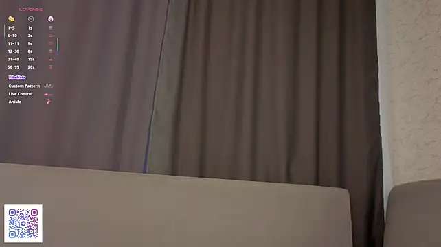 MazieErcole stripchat live cam model