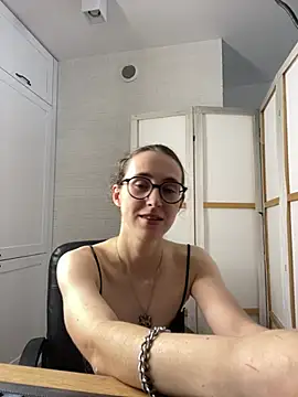 MartiniiSelenna stripchat live cam model