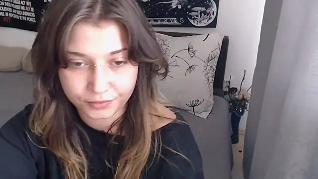 AlienforTwenty stripchat live cam model
