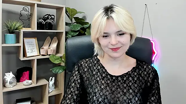 SweetLilyxo stripchat live cam model