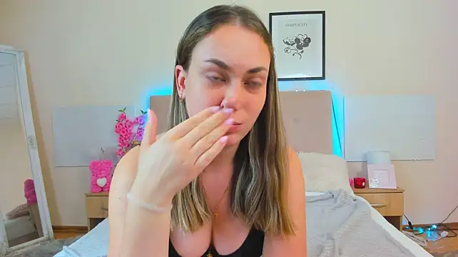 MelanieCuty stripchat live cam model
