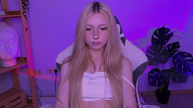 SashaQuin stripchat live cam model