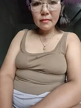 -Titihan- stripchat live cam model