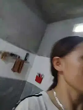 Mie-Miee stripchat live cam model