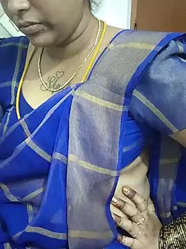 Jillukutty143 stripchat live cam model