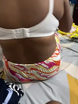 roundass96 stripchat live cam model