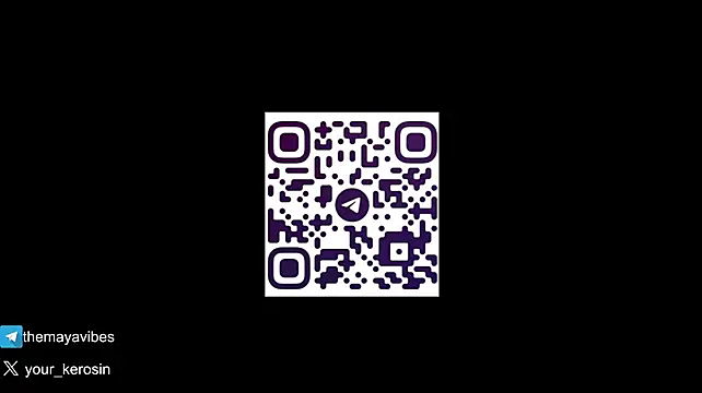 Maya_NextDoor stripchat live cam model