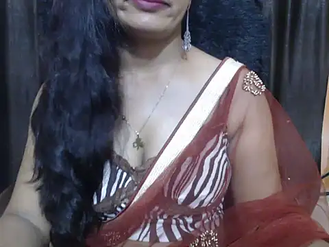 Kudi_Kiyara stripchat live cam model