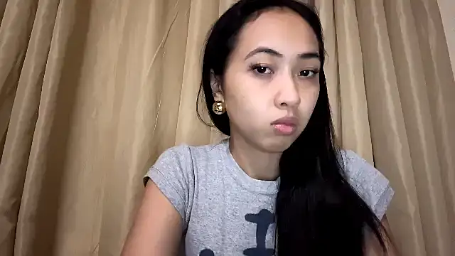 MaryPopy stripchat live cam model