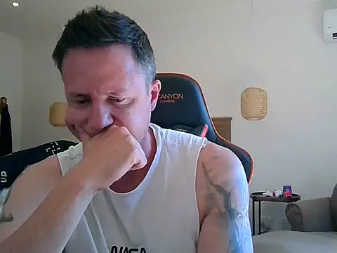 TroyDieselXXX stripchat live cam model