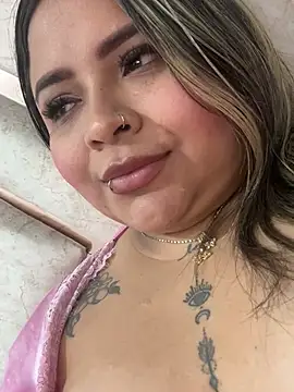 ashley-swift- stripchat live cam model