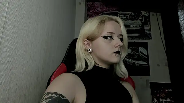 Holy_Mistress_S stripchat live cam model