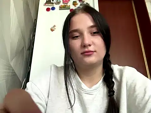 MaxineTokihiro stripchat live cam model