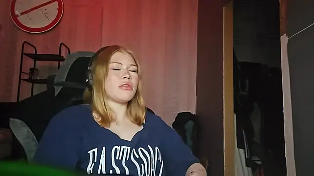 GinnySplitt stripchat live cam model
