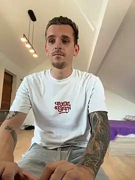 Huge_cock22cm stripchat live cam model