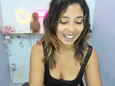 Dona_Tela stripchat live cam model