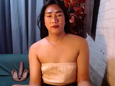 ODALISQUE_MIA stripchat live cam model