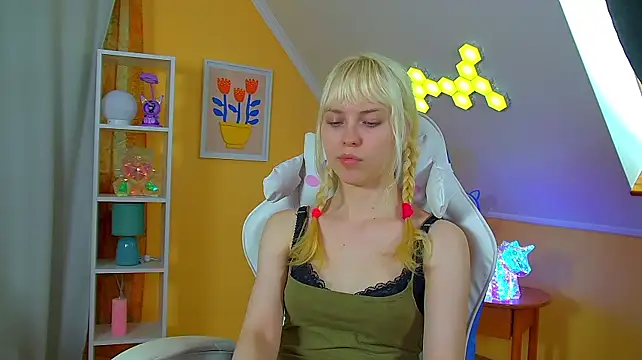 HannahHollis stripchat live cam model