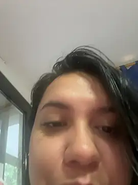 violetaluxe stripchat live cam model
