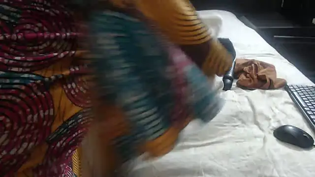 XHotJuicyBootyXX stripchat live cam model